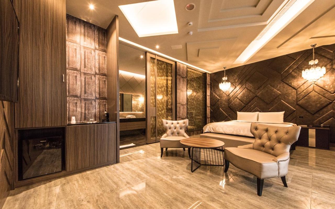 Voga Motel Taichung Extérieur photo