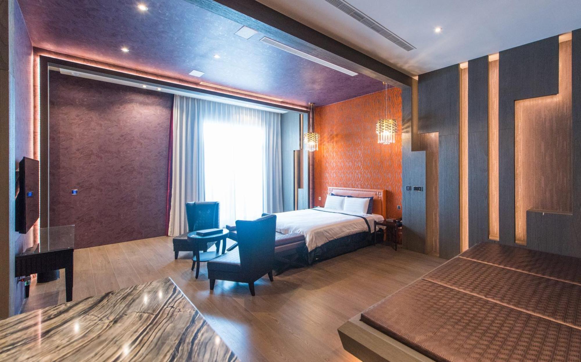 Voga Motel Taichung Extérieur photo