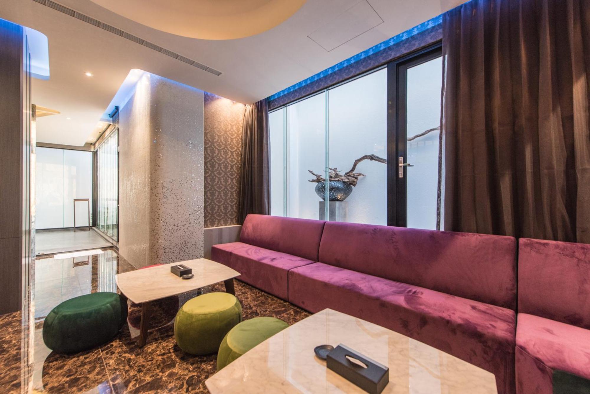 Voga Motel Taichung Extérieur photo