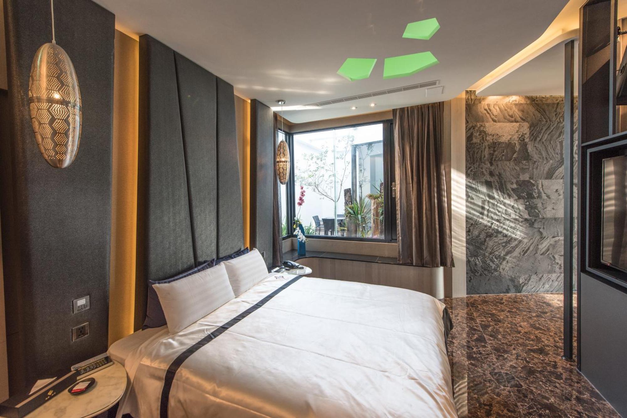 Voga Motel Taichung Extérieur photo