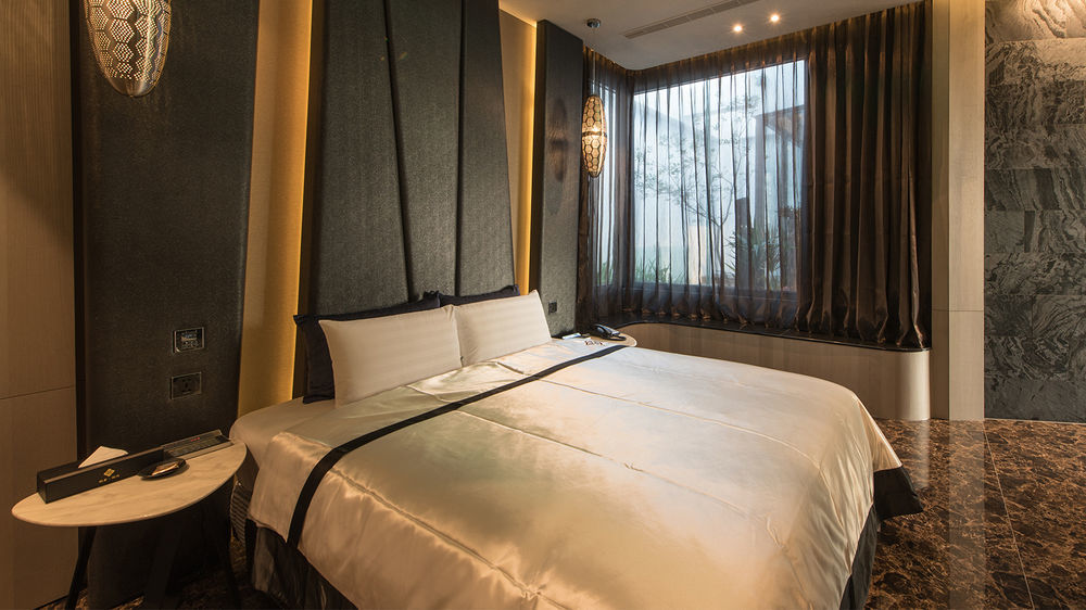 Voga Motel Taichung Extérieur photo