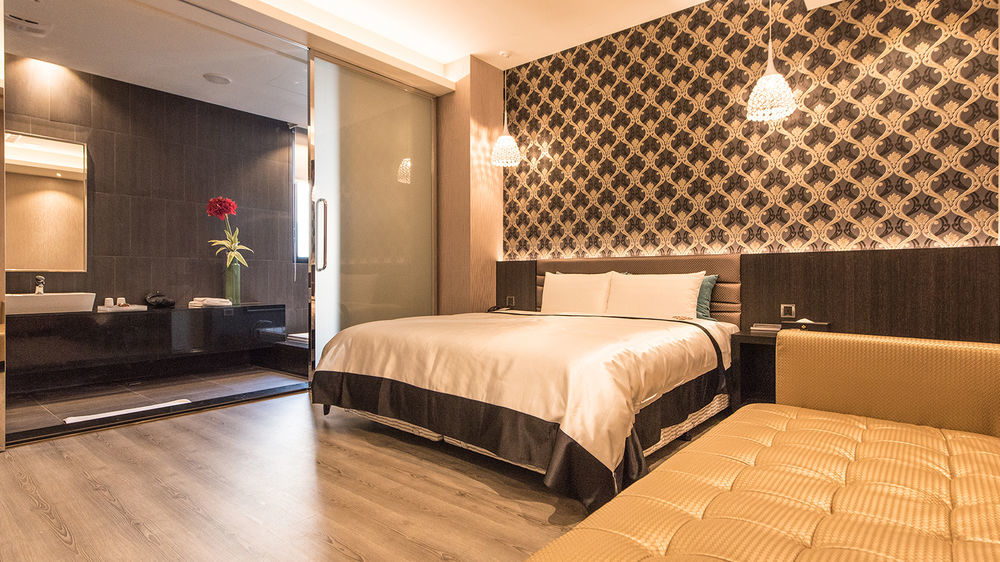 Voga Motel Taichung Extérieur photo