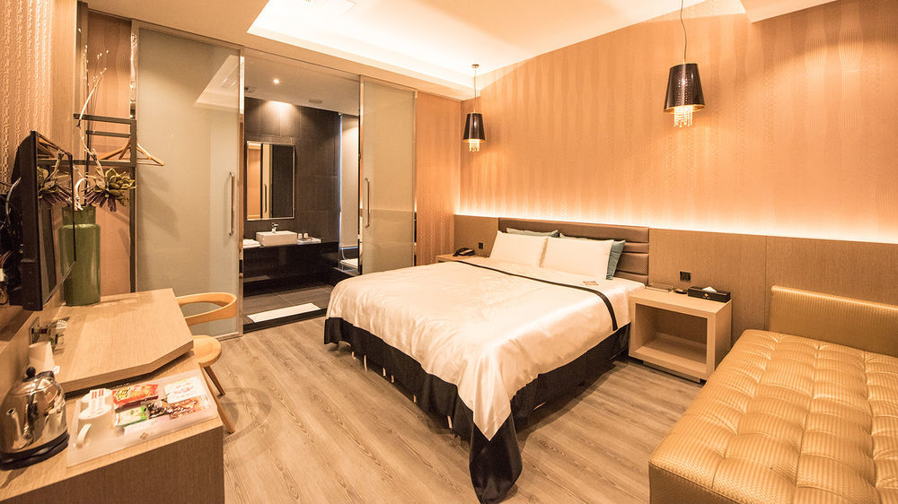 Voga Motel Taichung Extérieur photo