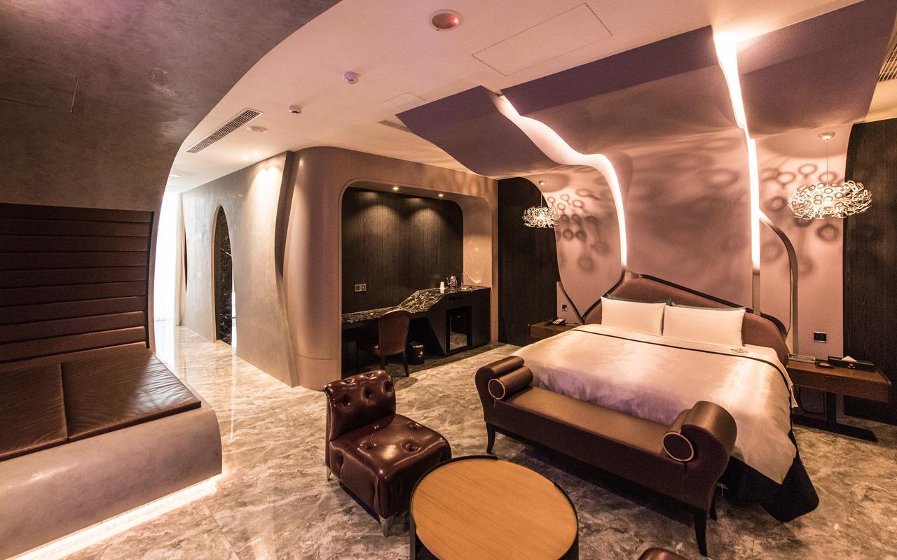 Voga Motel Taichung Extérieur photo