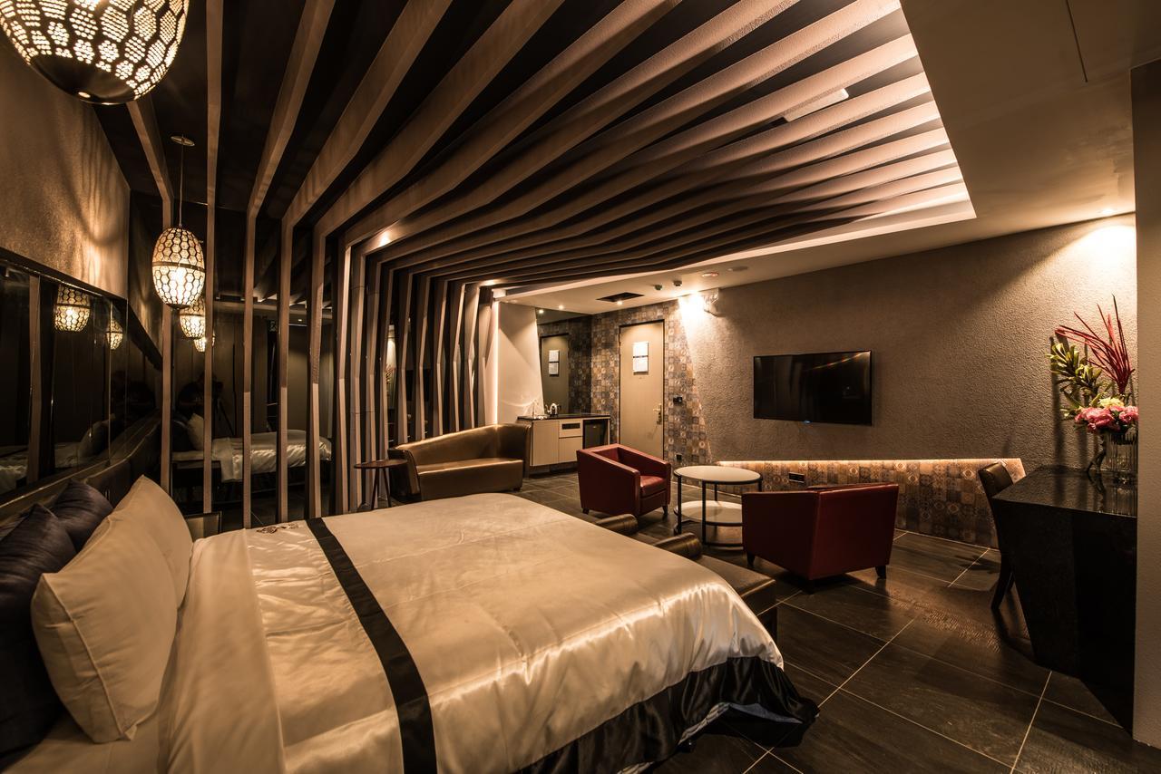 Voga Motel Taichung Extérieur photo