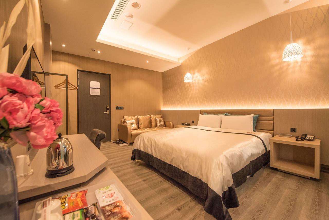 Voga Motel Taichung Extérieur photo