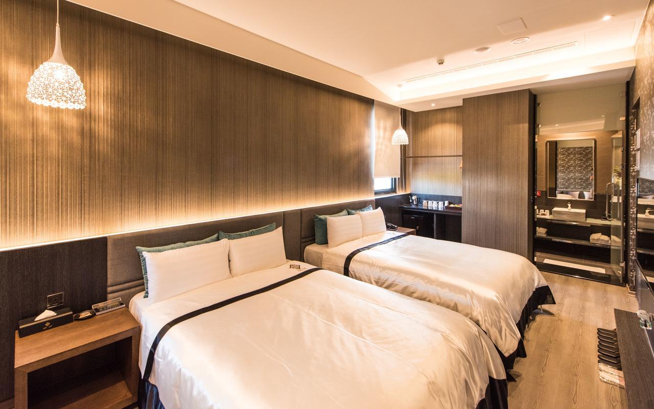 Voga Motel Taichung Extérieur photo