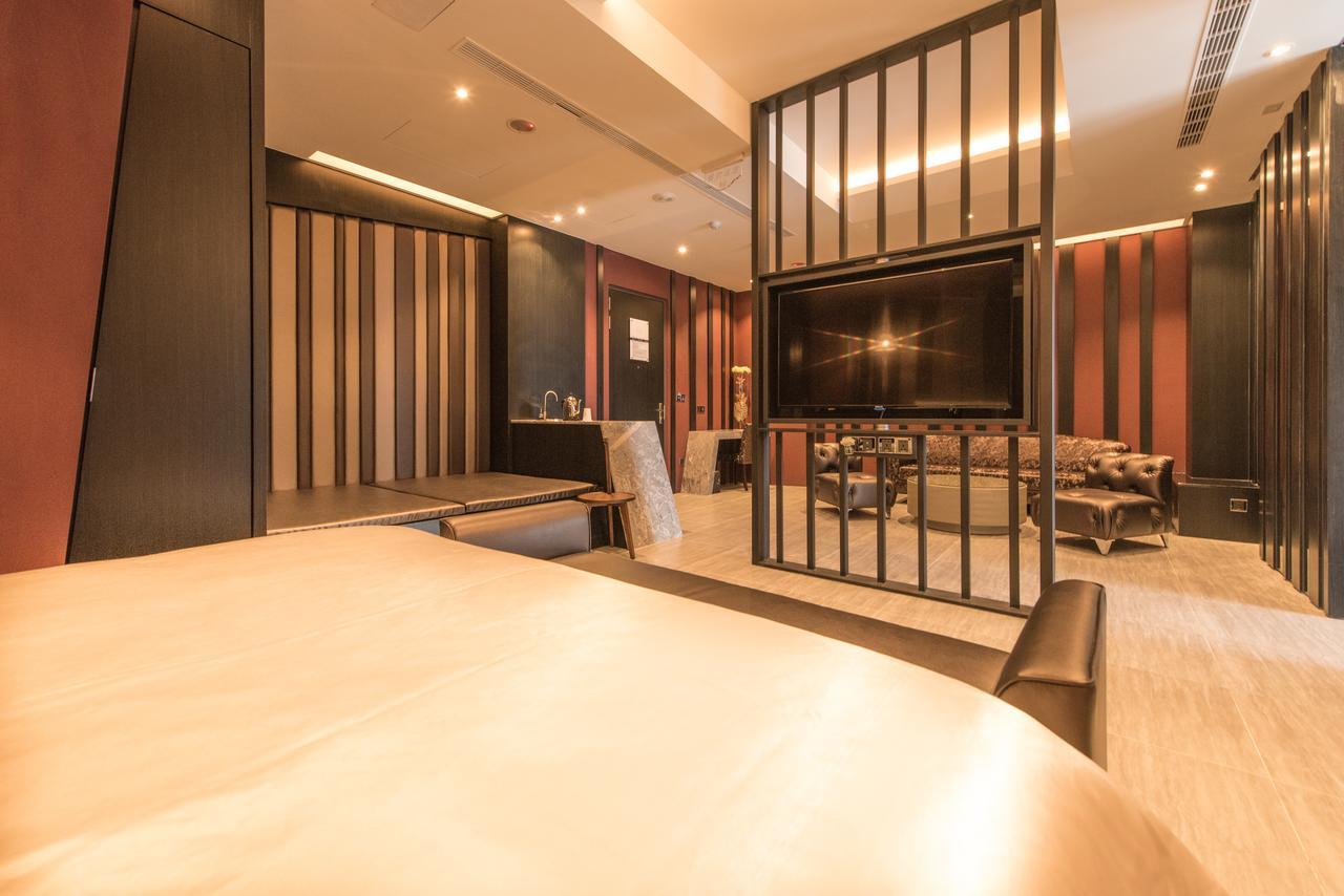 Voga Motel Taichung Extérieur photo
