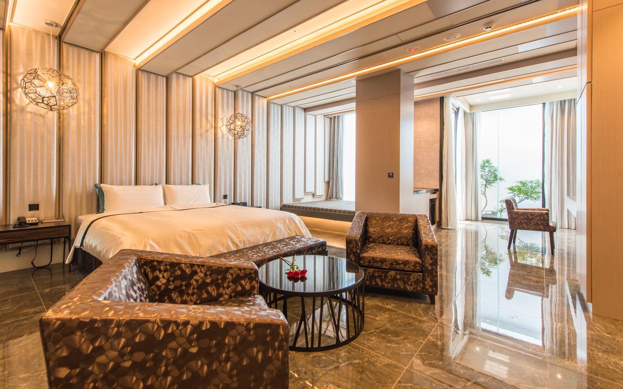 Voga Motel Taichung Extérieur photo