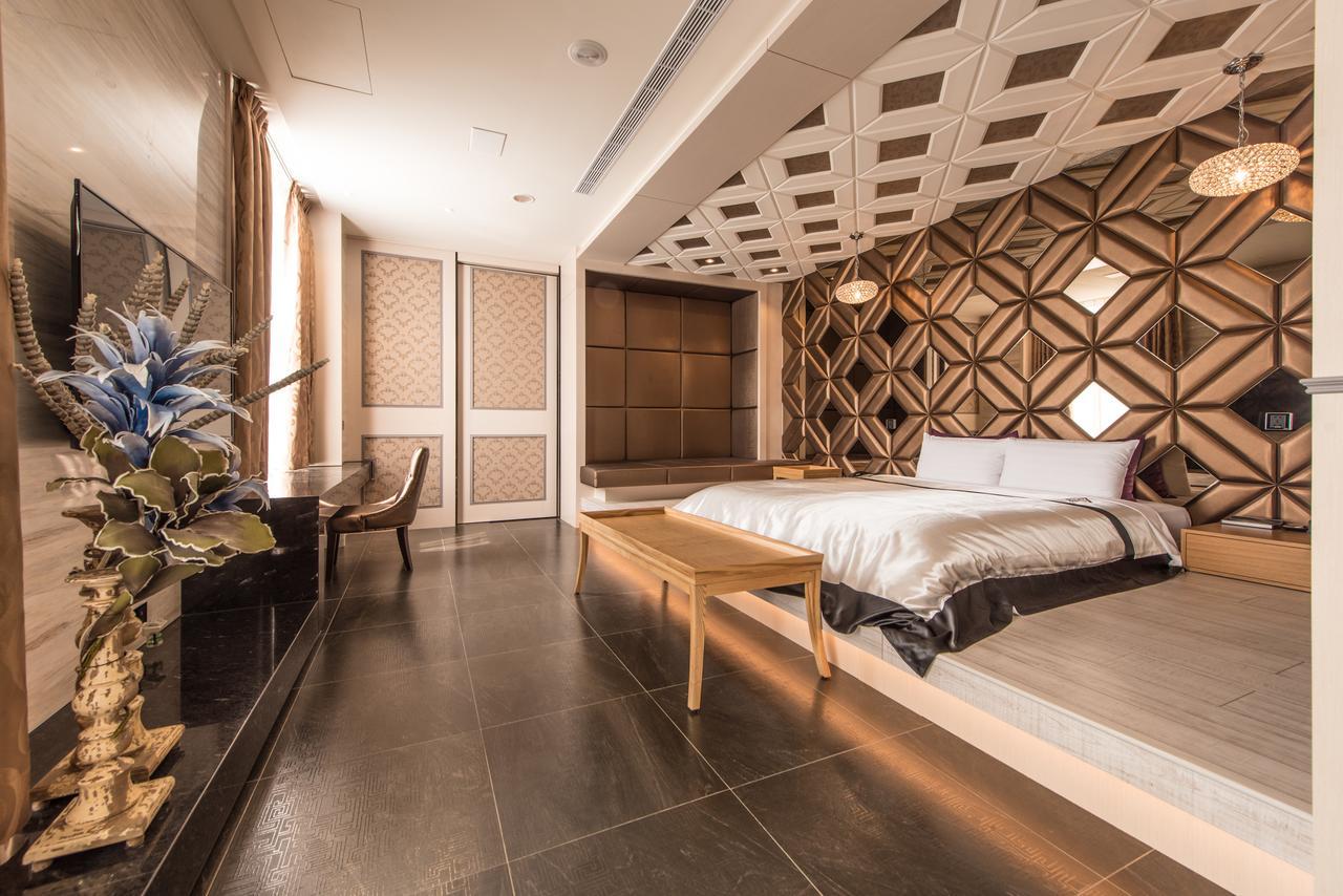 Voga Motel Taichung Extérieur photo
