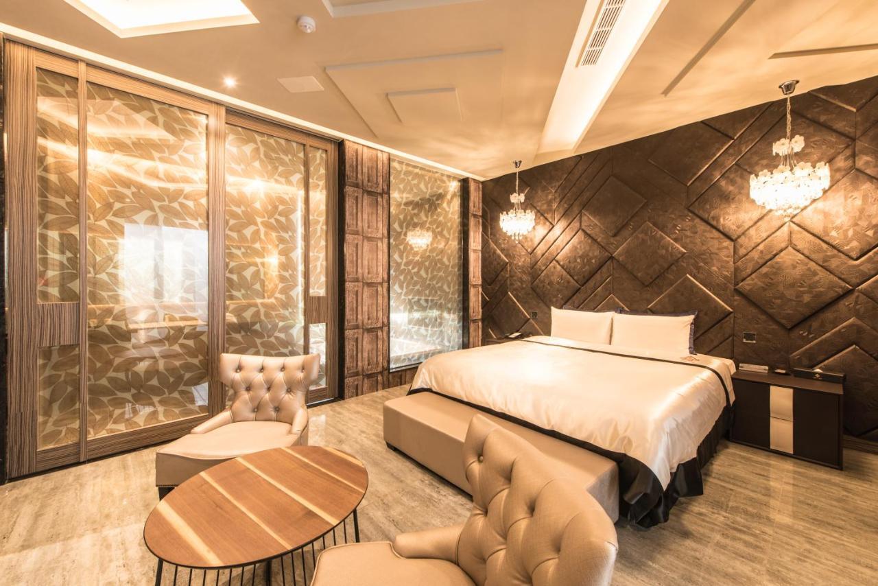 Voga Motel Taichung Extérieur photo
